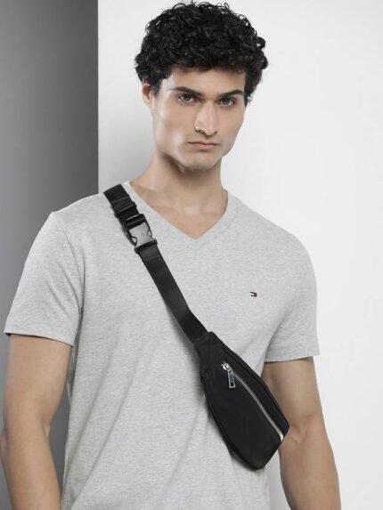 TOMMY HILFIGER Solid Men Crew Neck Grey T-Shirt